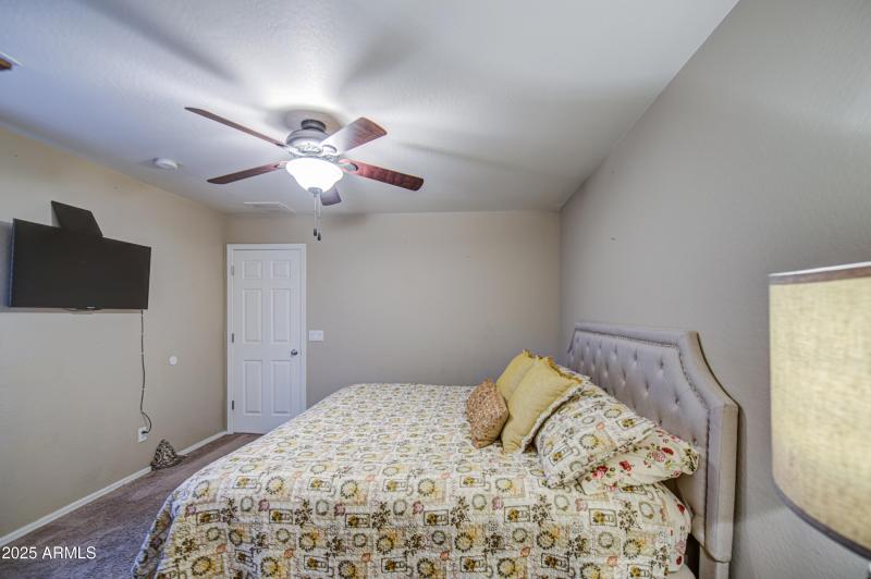 Bedroom 2-pic 2