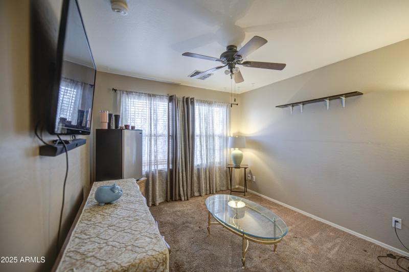 Bedroom 4-pic 1