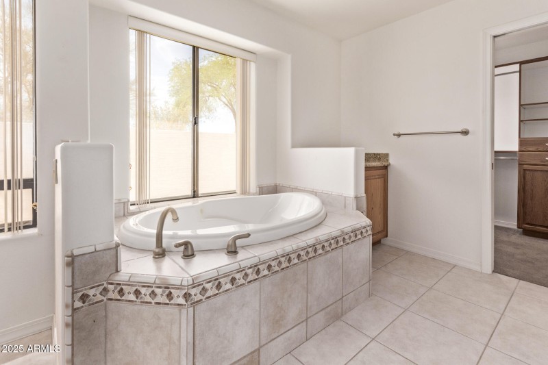 Jacuzzi Jetted Tub