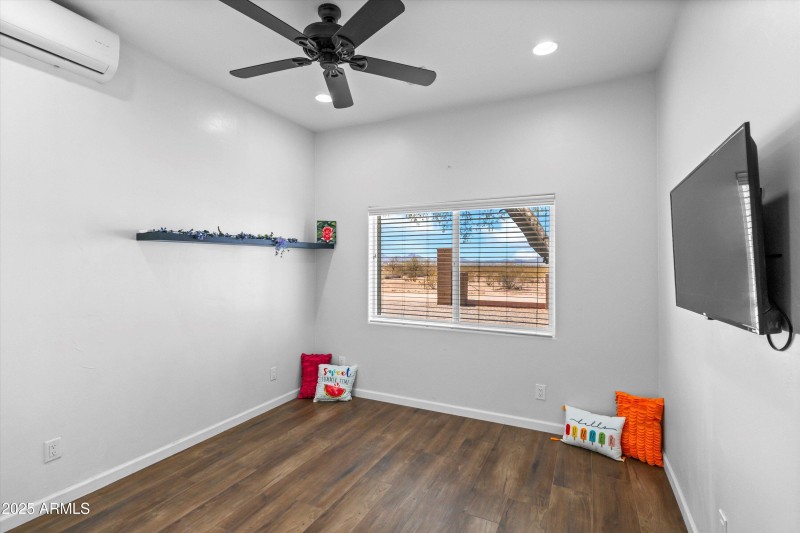 Marylynne Guest Bedroom 4
