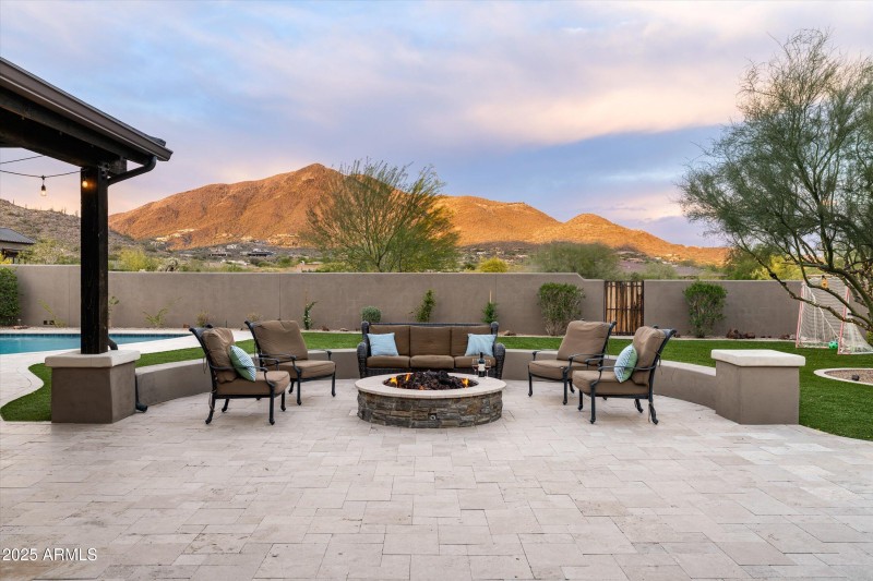 Built-in Firepit