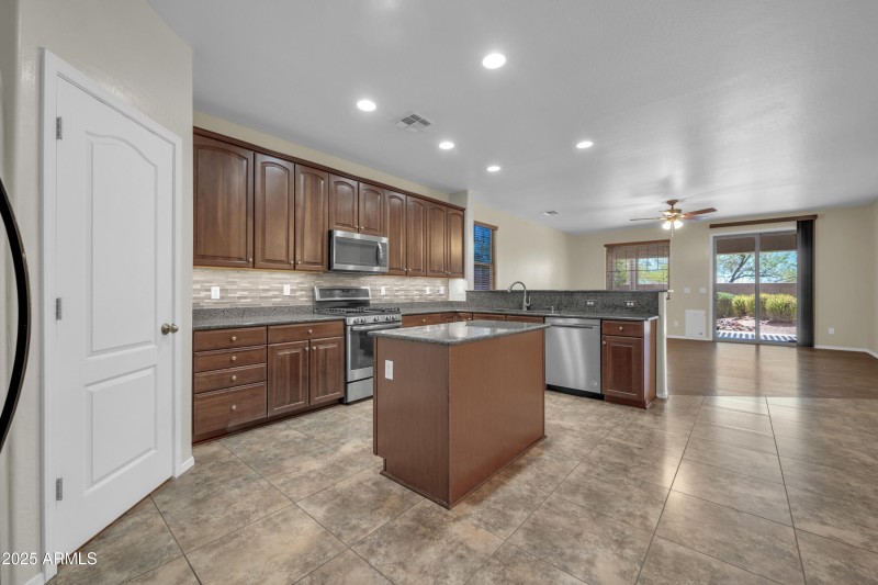 17429 W Red Bird Rd-13