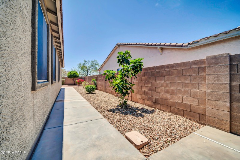 17429 W Red Bird Rd-38