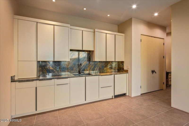 059-Guest House Kitchen