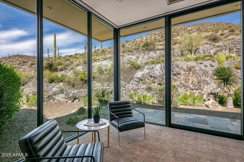 108-Guest Suite Sitting Area