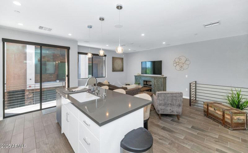 6990 E 6th St-large-010-030-6990 E 6th S