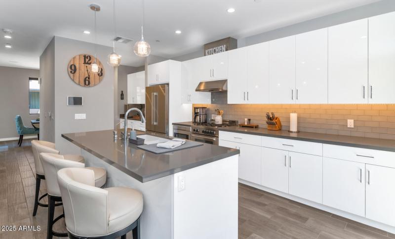 6990 E 6th St-large-012-022-6990 E 6th S