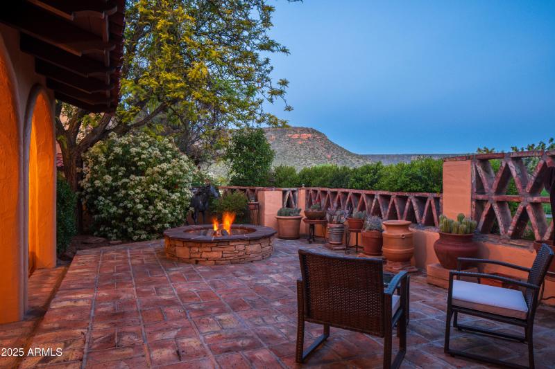 COCKTAIL HOUR ON YOUR PREMIER PATIO
