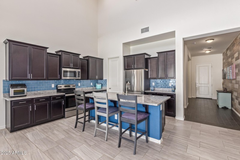 Grand Kitchen