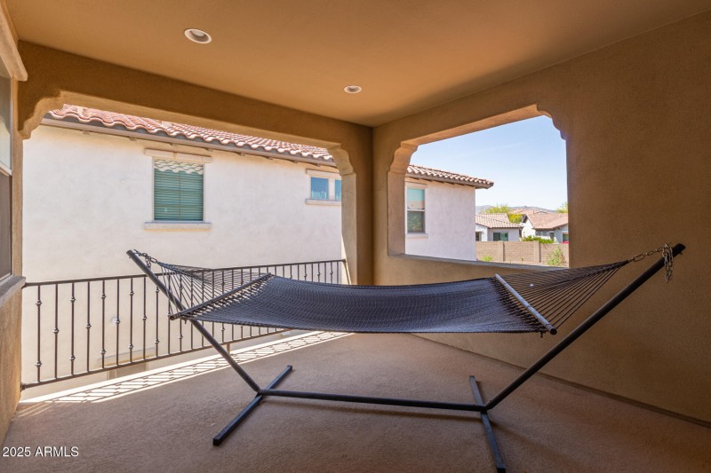 Balcony/w views
