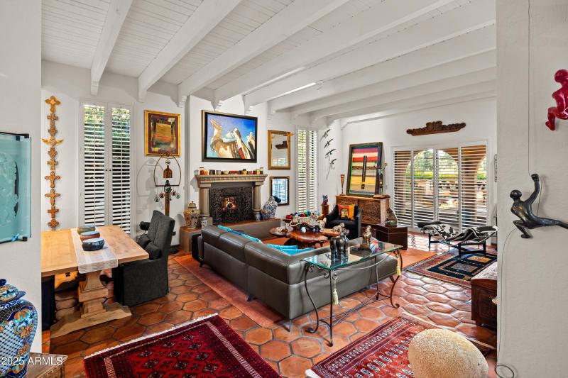 GREAT ROOM WITH GAS FIREPLACE