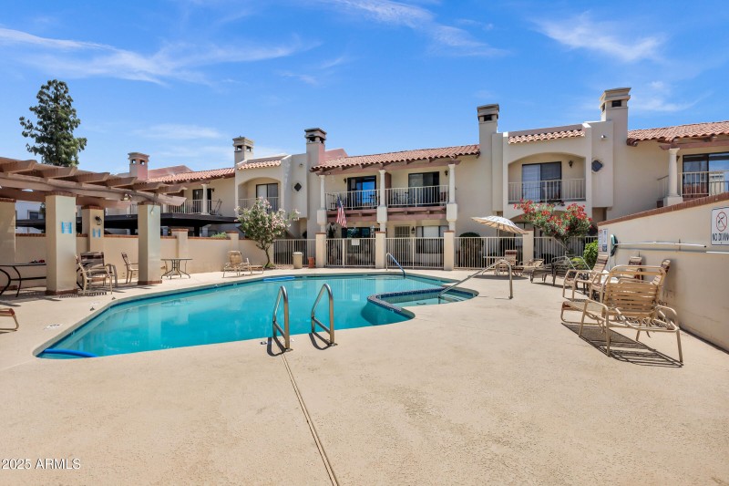 1017 E Maryland Ave #236-23
