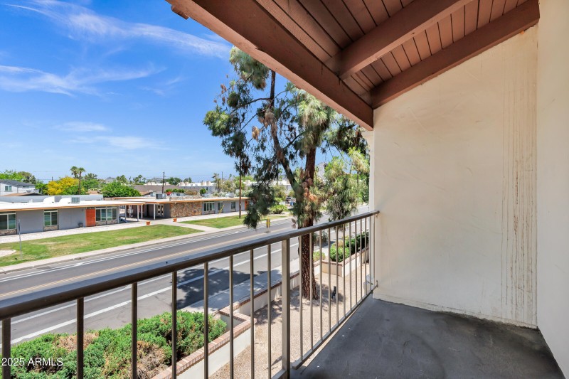 1017 E Maryland Ave #236-17