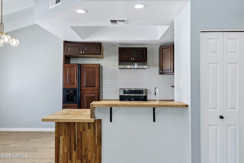 1017 E Maryland Ave #236-10