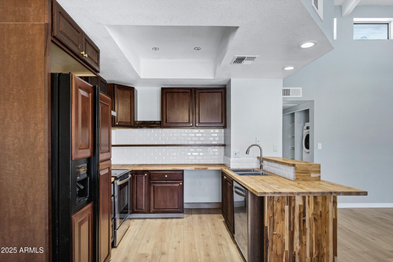 1017 E Maryland Ave #236-9