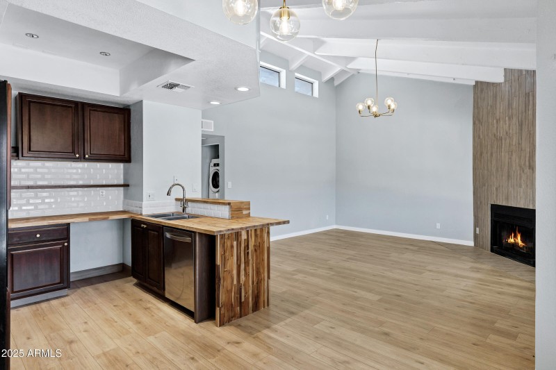 1017 E Maryland Ave #236-8