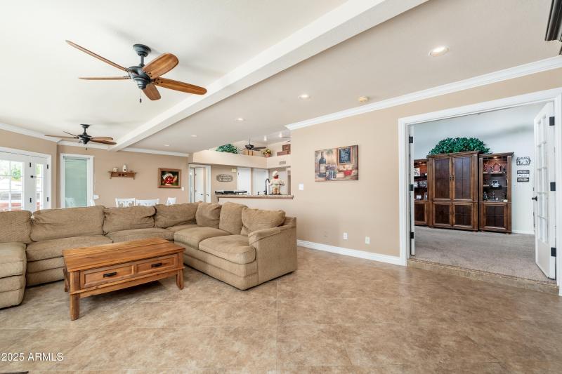 Great/Family room 20' L x 20' W