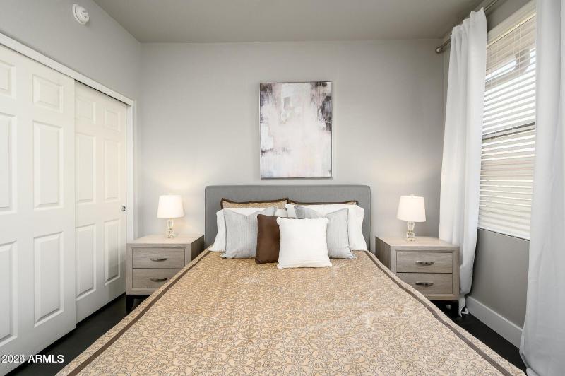 6 19777 N 76TH ST 3229