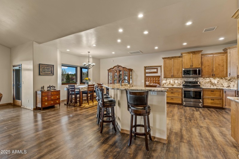 Kitchen/ Dining Area