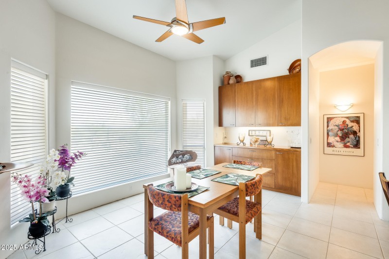 Eat-in Kitchen