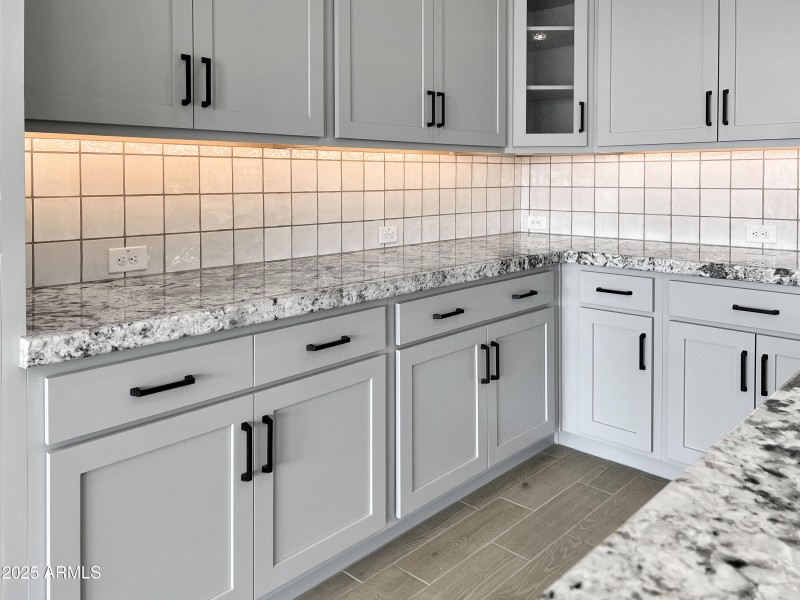 9) KITCHEN
