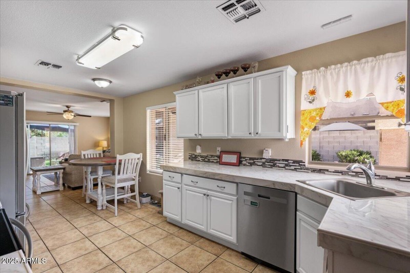 10-Kitchen