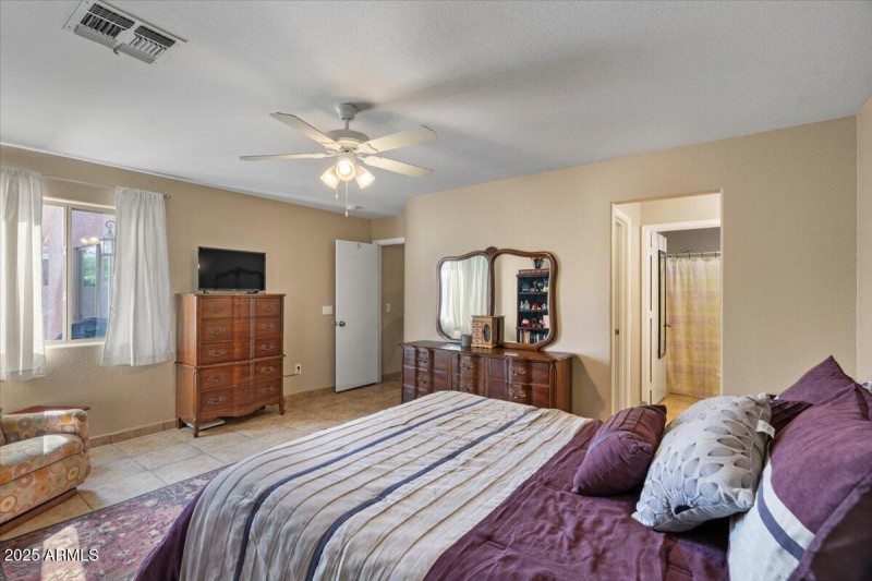 12-Primary bedroom