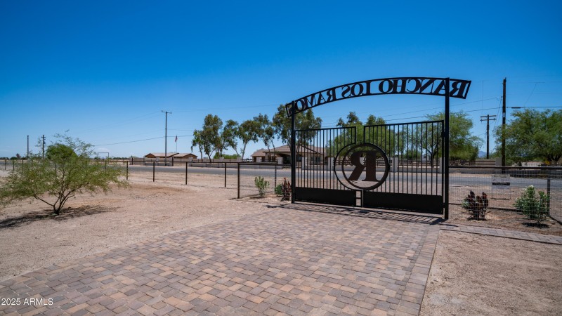 10910 N Thunderbird Rd-4