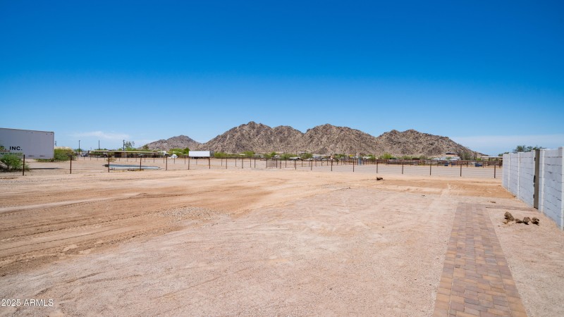 10910 N Thunderbird Rd-11
