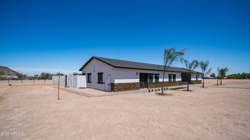 10910 N Thunderbird Rd-12