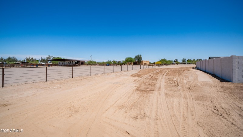 10910 N Thunderbird Rd-14