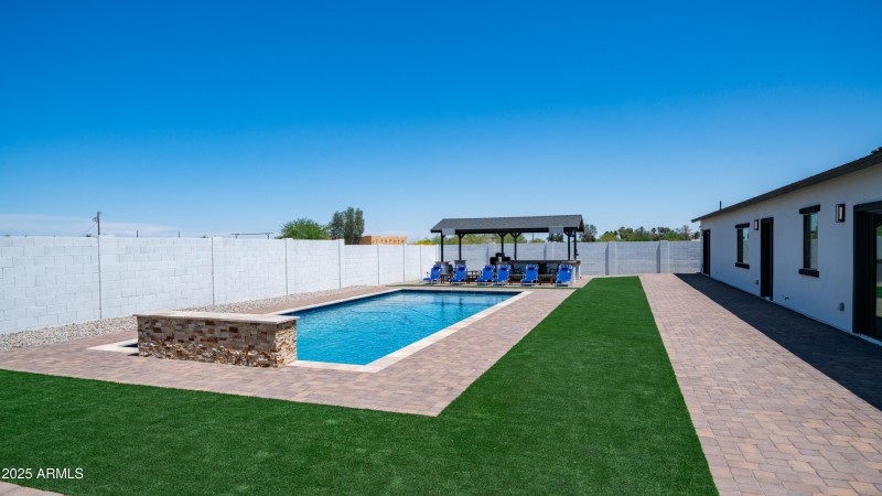10910 N Thunderbird Rd-17
