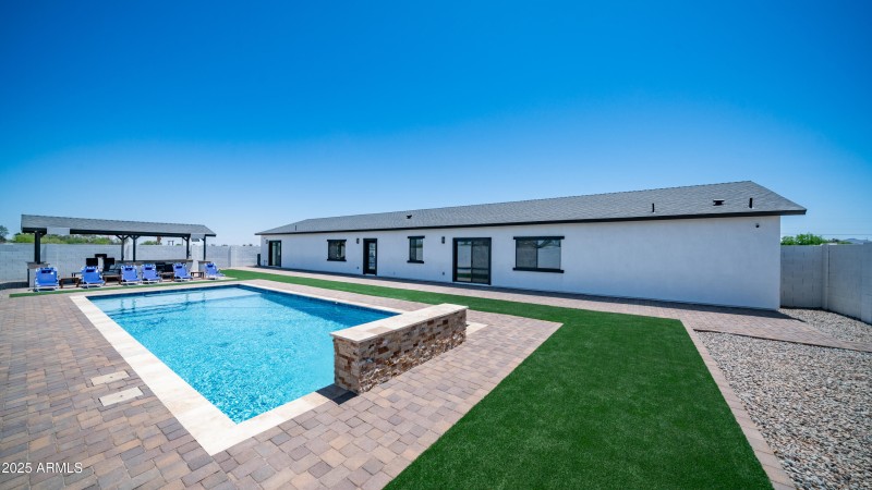 10910 N Thunderbird Rd-19
