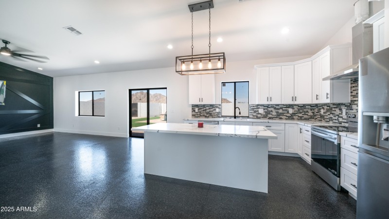 10910 N Thunderbird Rd-28