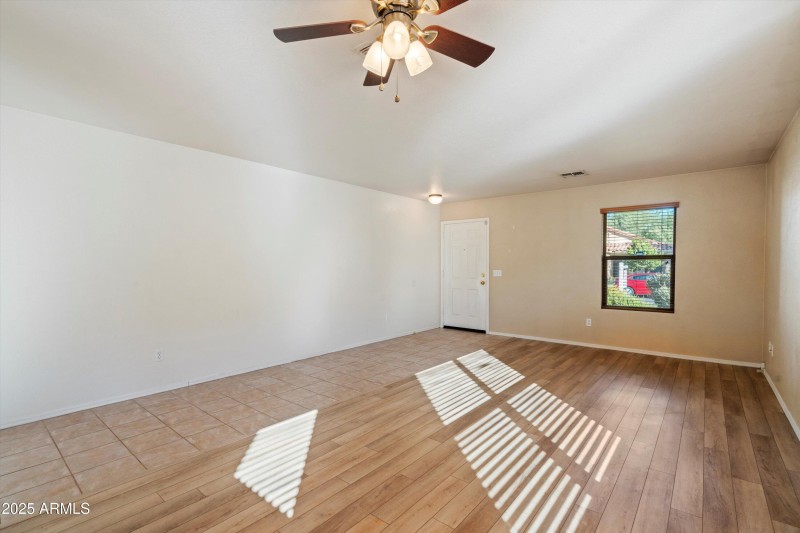 06-Main Living Area