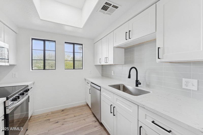 09-009-kitchen