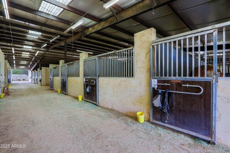 Barn 4