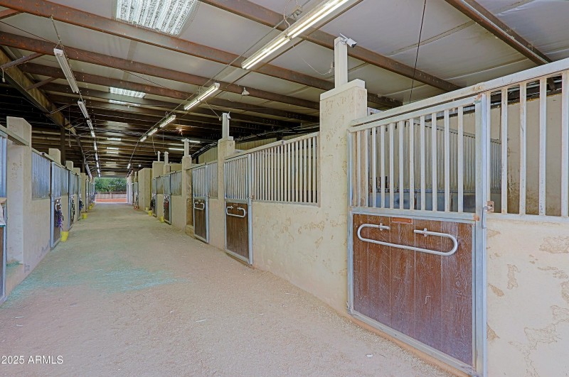 Barn 5