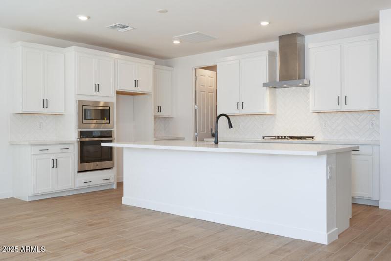 Tri Pointe Terraza 90 - Kitchen-1MLS