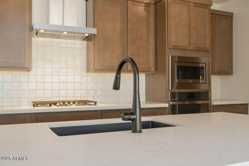 Tri Pointe Terraza 92 - Kitchen-3MLS