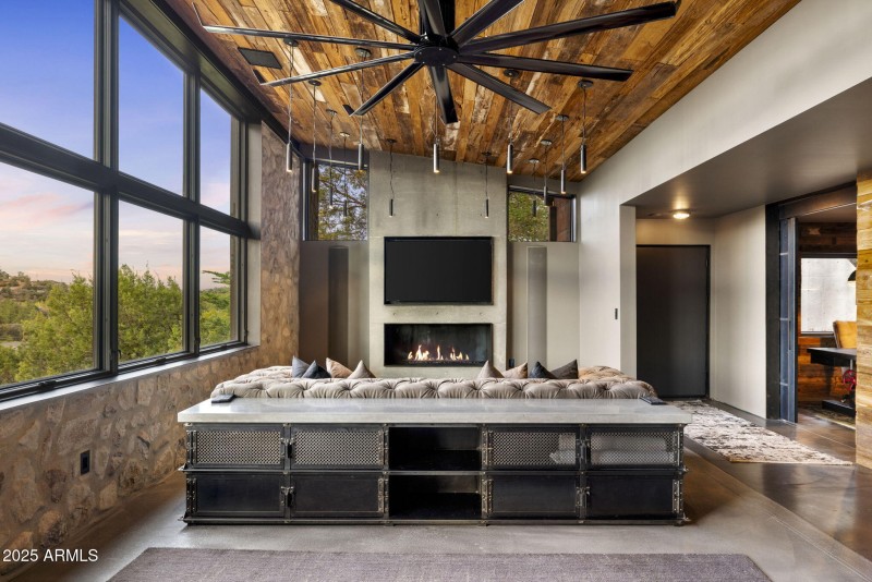8-Living Room 5