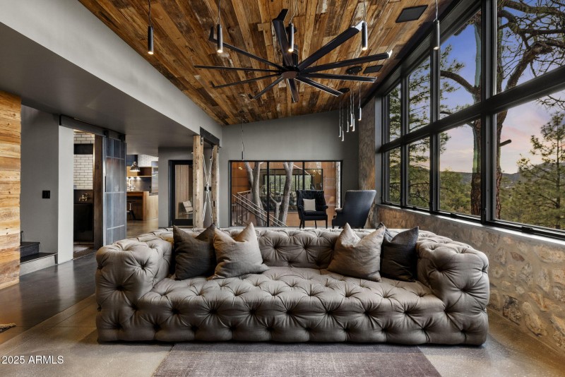 10-Living Room 4