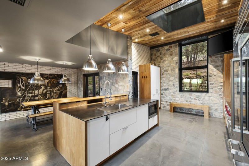 24-Kitchen 6
