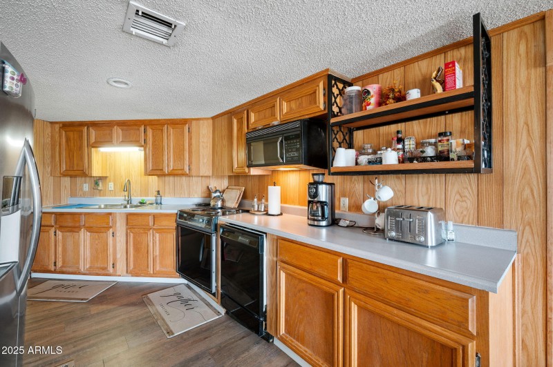 6-Kitchen_3