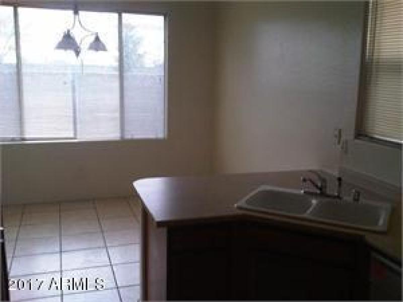 fe5bbd4ddc4f4787a292d528cef5299a_300x400