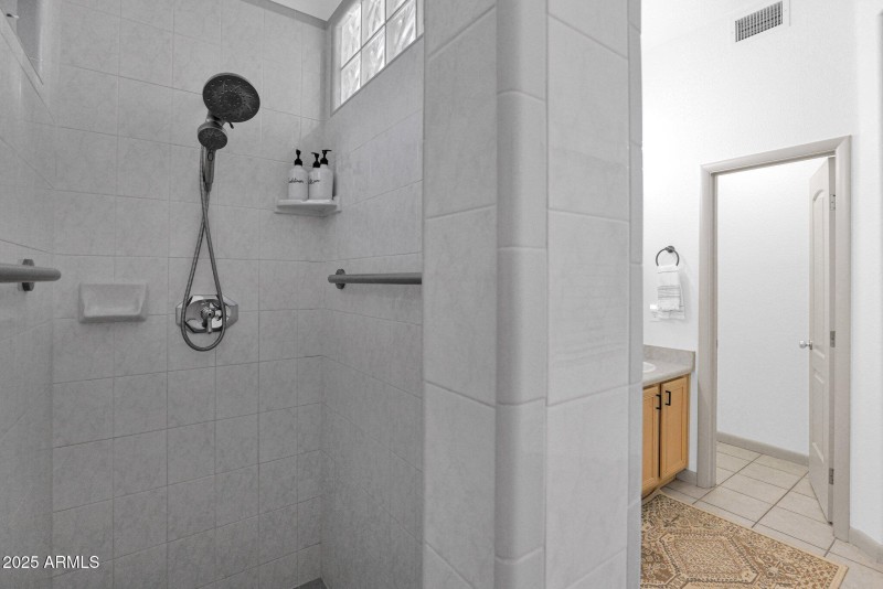 Master Bathroom_