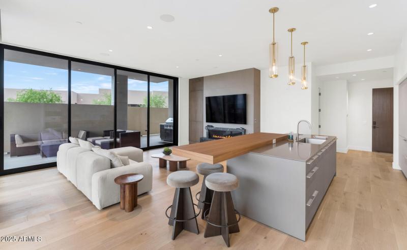 5000 N Camelback Ridge Dr