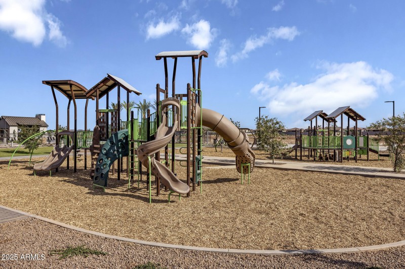 MATPHX_EP1_Amenity_Park2