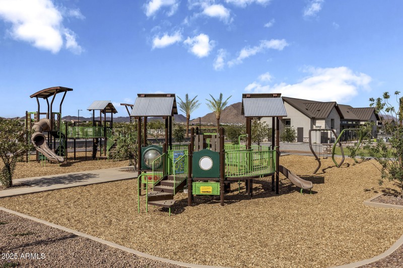 MATPHX_EP1_Amenity_Park4
