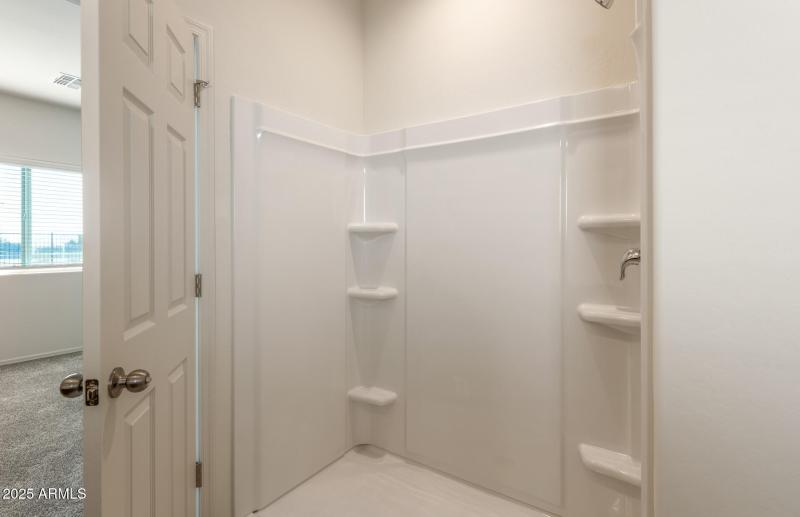 16 - Owner Shower